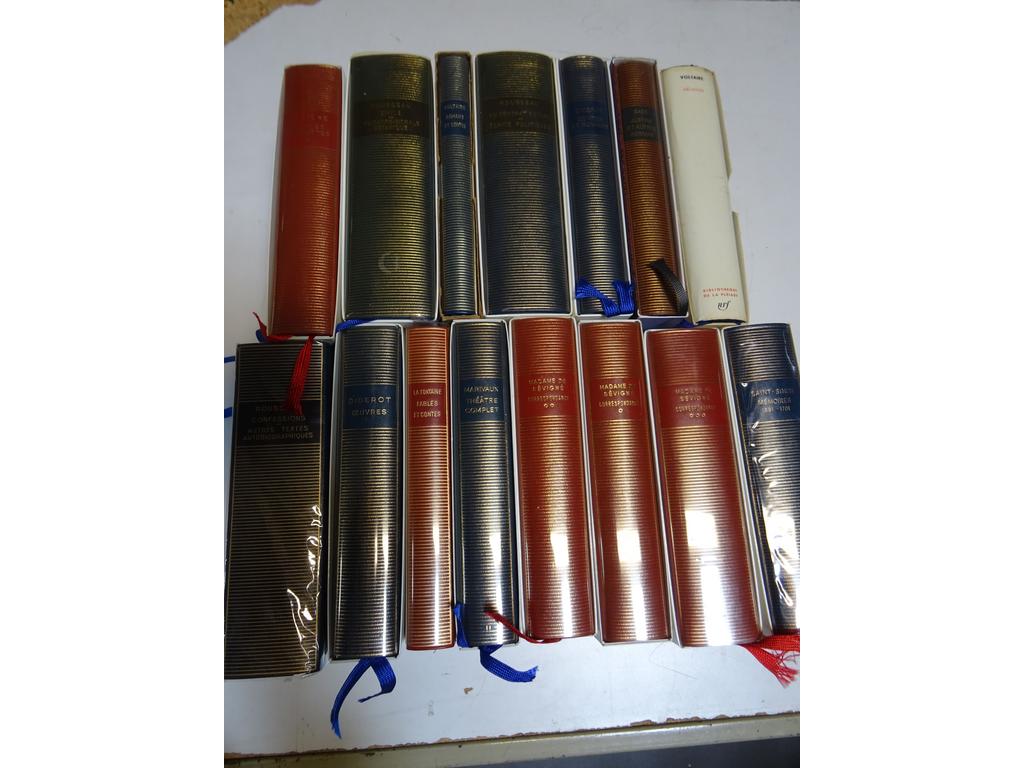 LA PLEIADE : 15 volumes sur les auteurs du XVIIème et XVIIIème siècle.