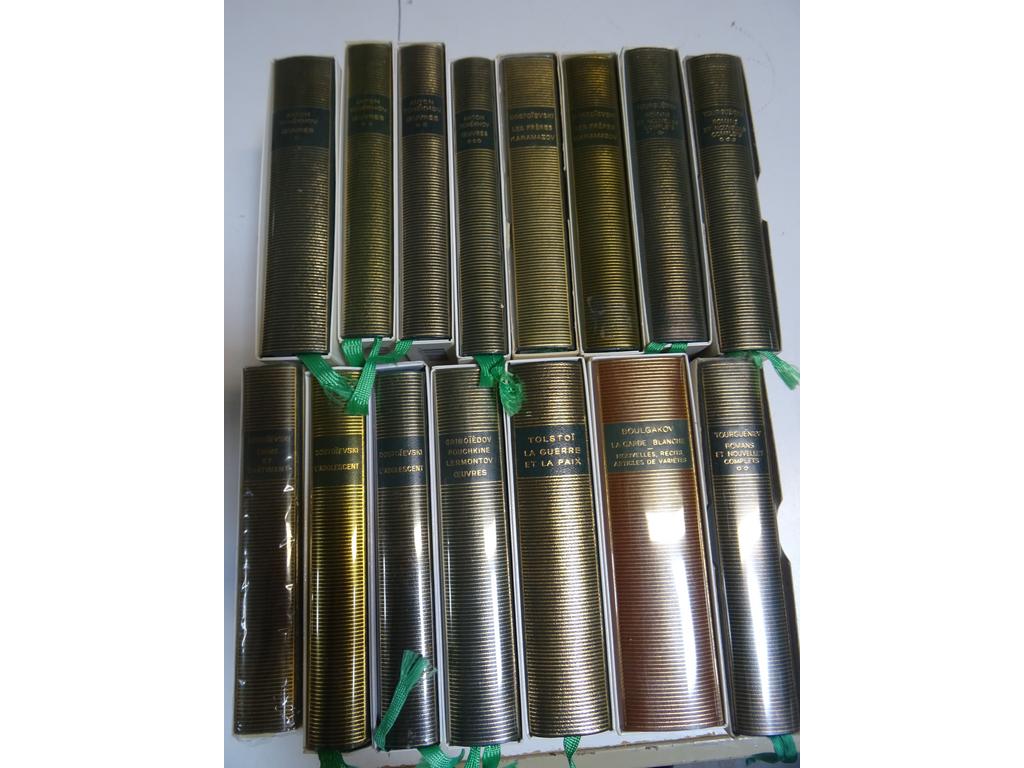LA PLEIADE : 15 volumes de littérature Russe.